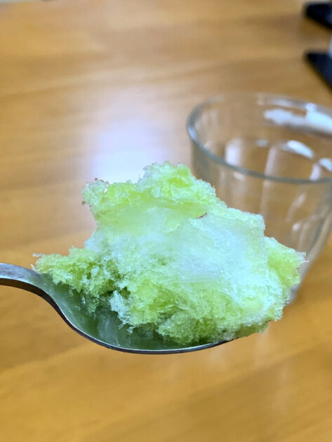 きめ細かく削られた氷のアップ