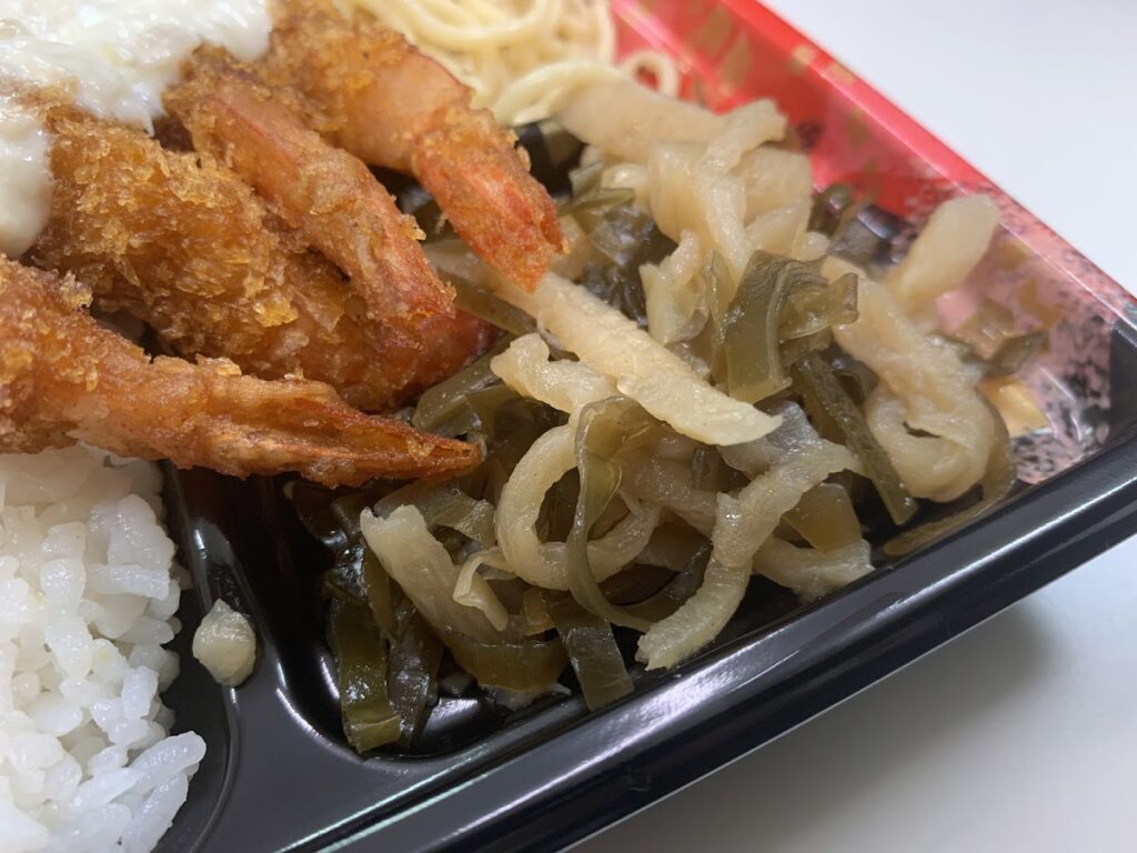 沖縄伝統料理のクーブイリチー。細切りの昆布と干し大根の炒め煮です。