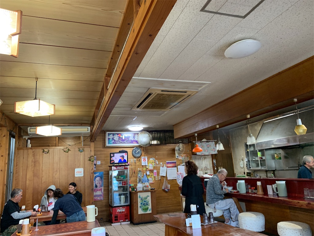 レトロで温かみのある店内の様子