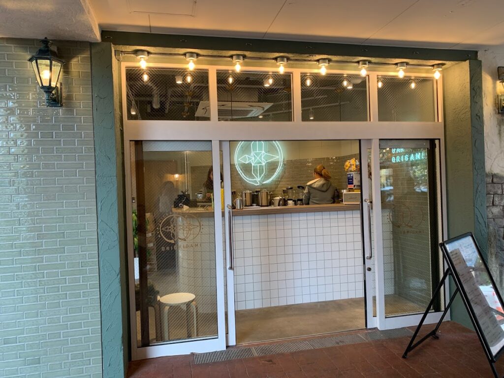 デポアイランド内にあったORIGAMI美浜アメリカンヴィレッジ店の店舗外観