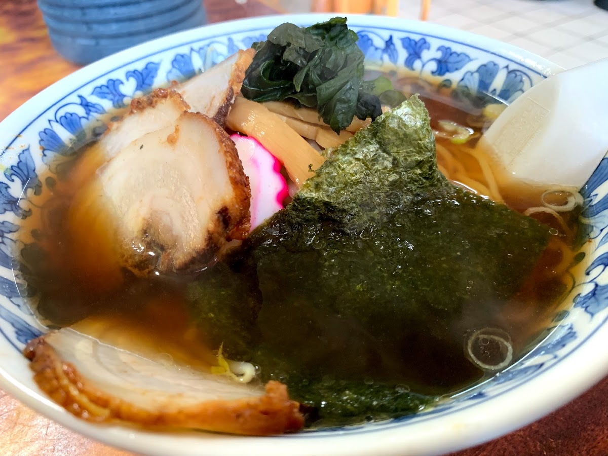 透明感のある甘口の醤油スープ