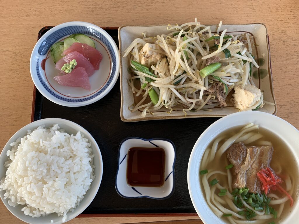 やまびこの牛もやし炒め