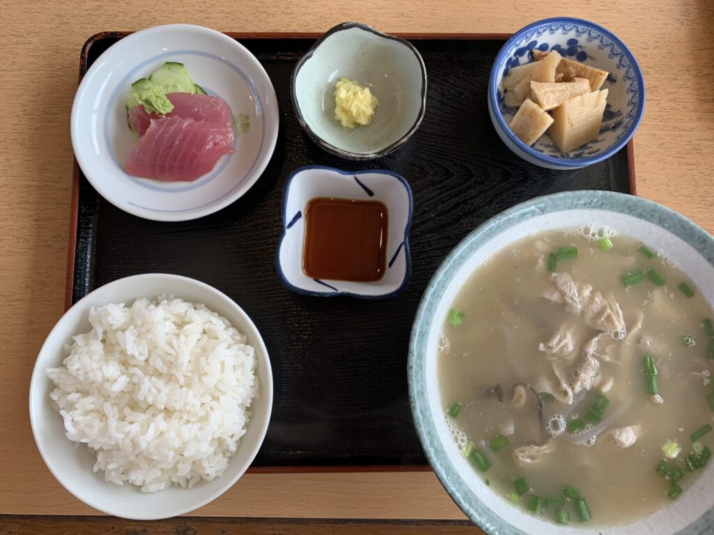 やまびこの中身汁