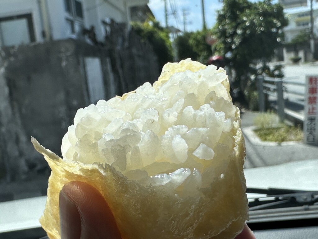 丸一食品のいなり寿司の断面と絶妙なシャリ