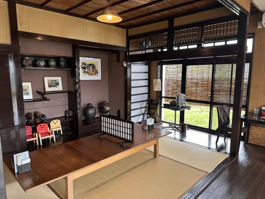 さしきそばの座敷席