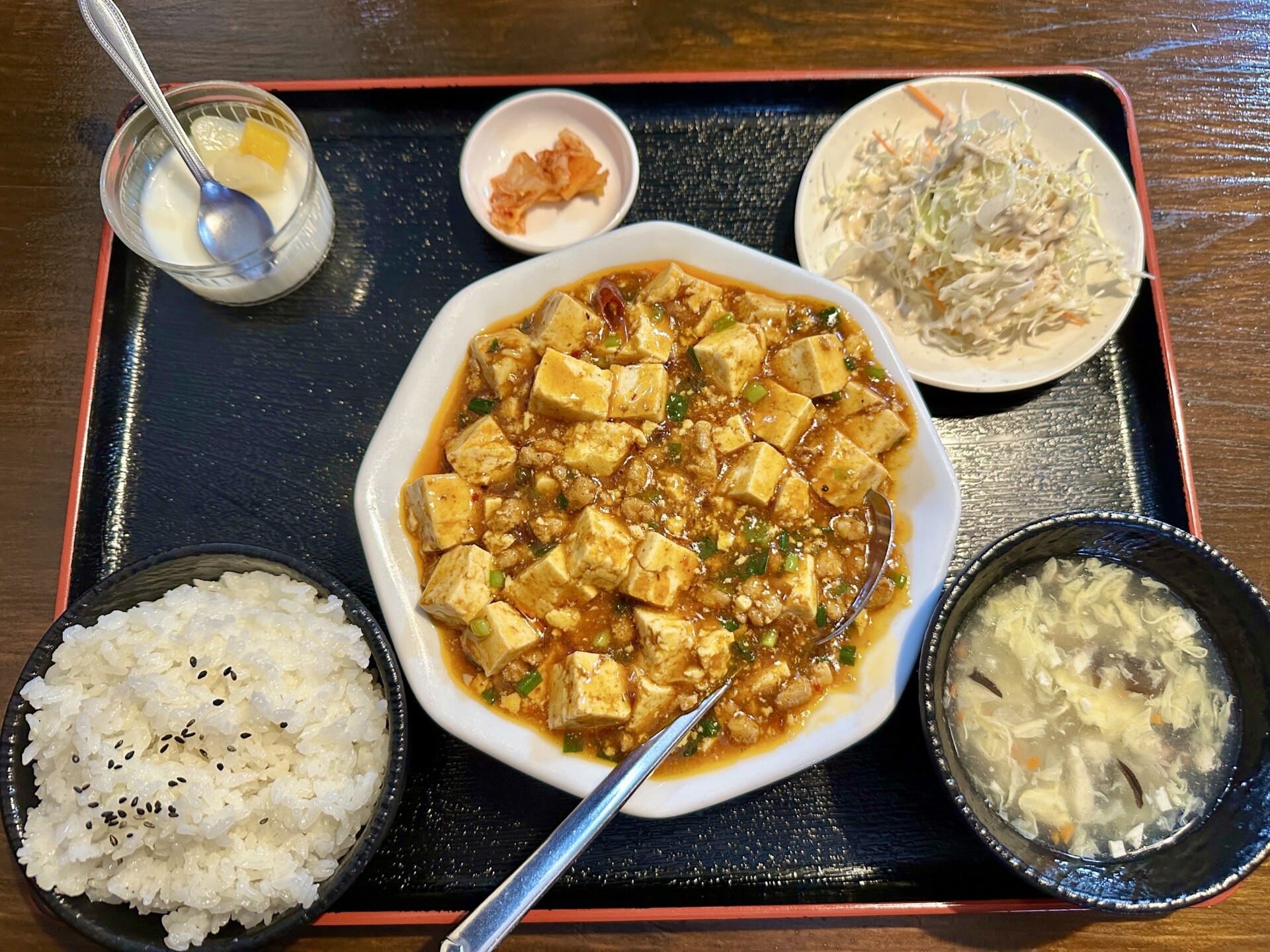 麻婆豆腐定食の全体写真