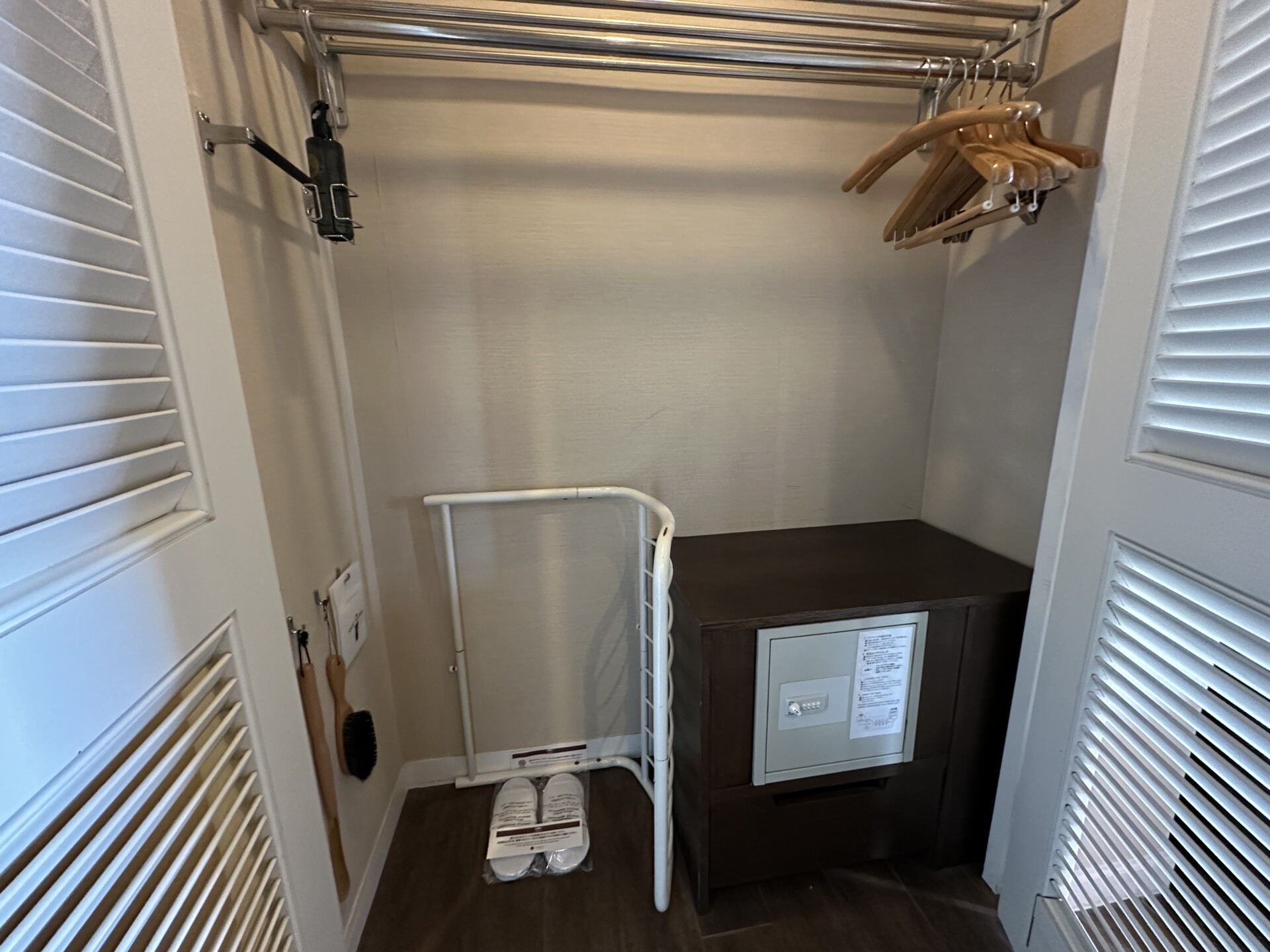 お部屋のクローゼット