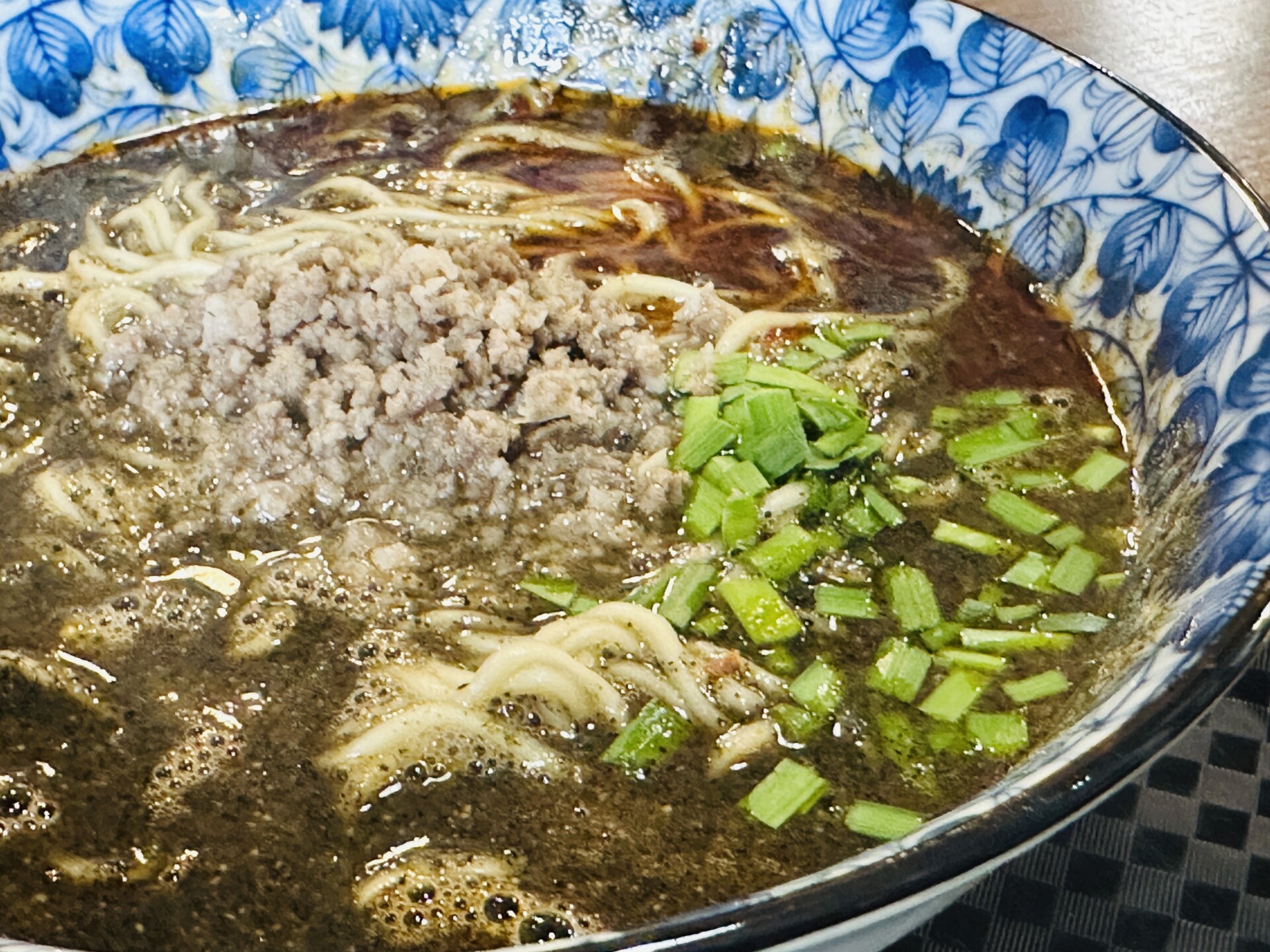 黒ゴマ担々麺