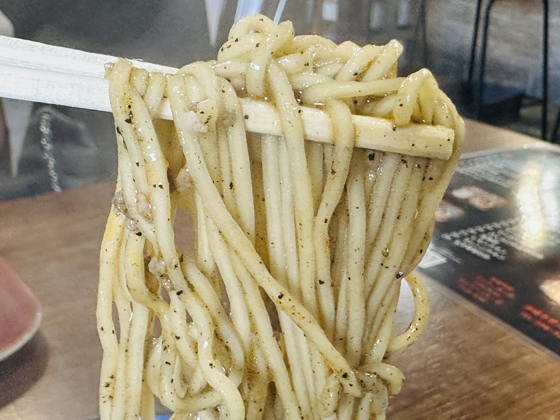 黒ゴマ担々麺の麺